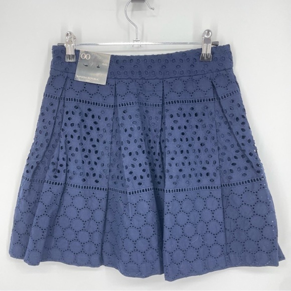 NWT Banana Republic Eyelet Pleated Skirt Sz 00 petite - Picture 4 of 9